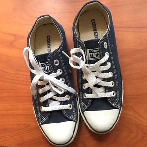 NWOT converse - navy blue